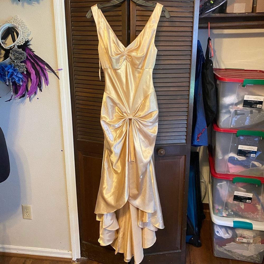 Gold old Hollywood style dress